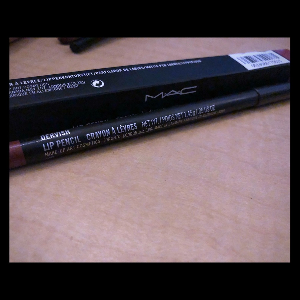Authentic Mac “Dervish” Lip Liner 👄